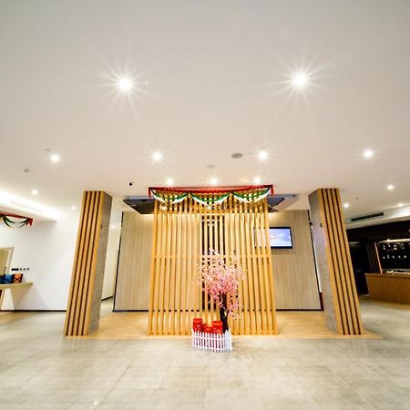 Ibis Chengdu Meizhou Center Exterior photo