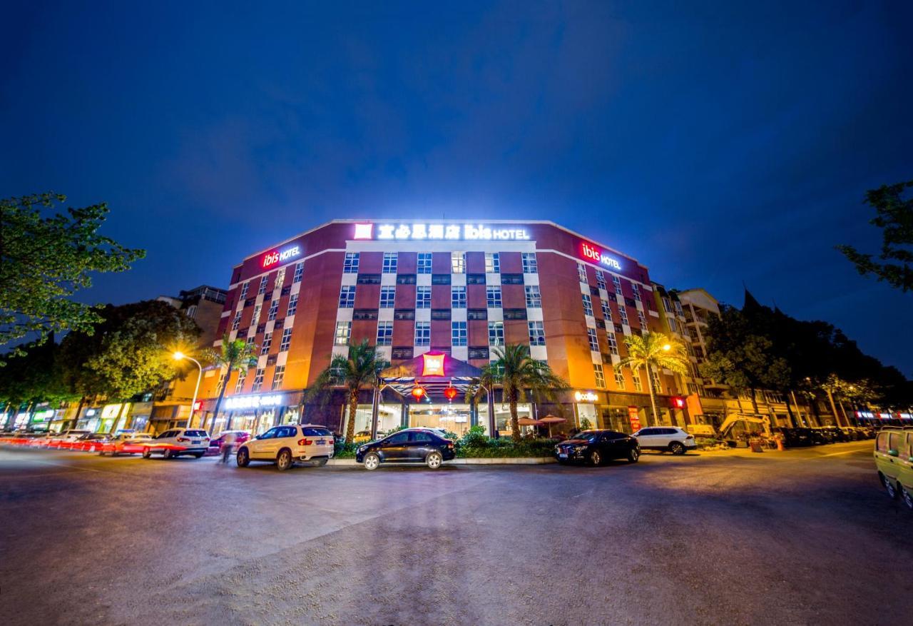 Ibis Chengdu Meizhou Center Exterior photo