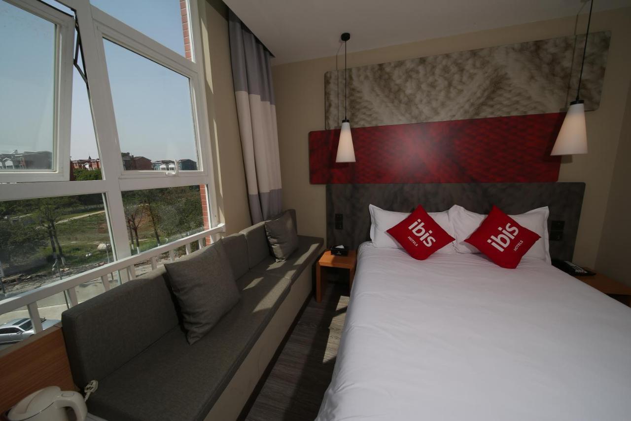 Ibis Chengdu Meizhou Center Exterior photo
