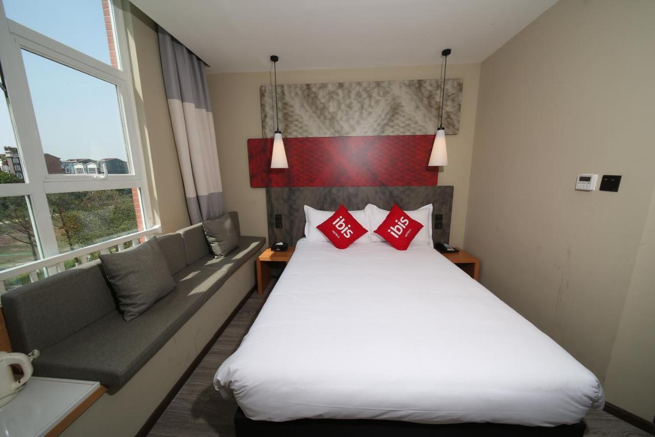 Ibis Chengdu Meizhou Center Exterior photo